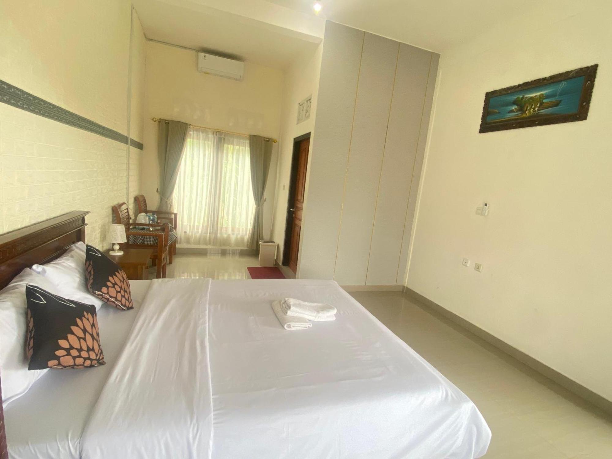 Sri Sedana Guest House Сидемен Екстериор снимка