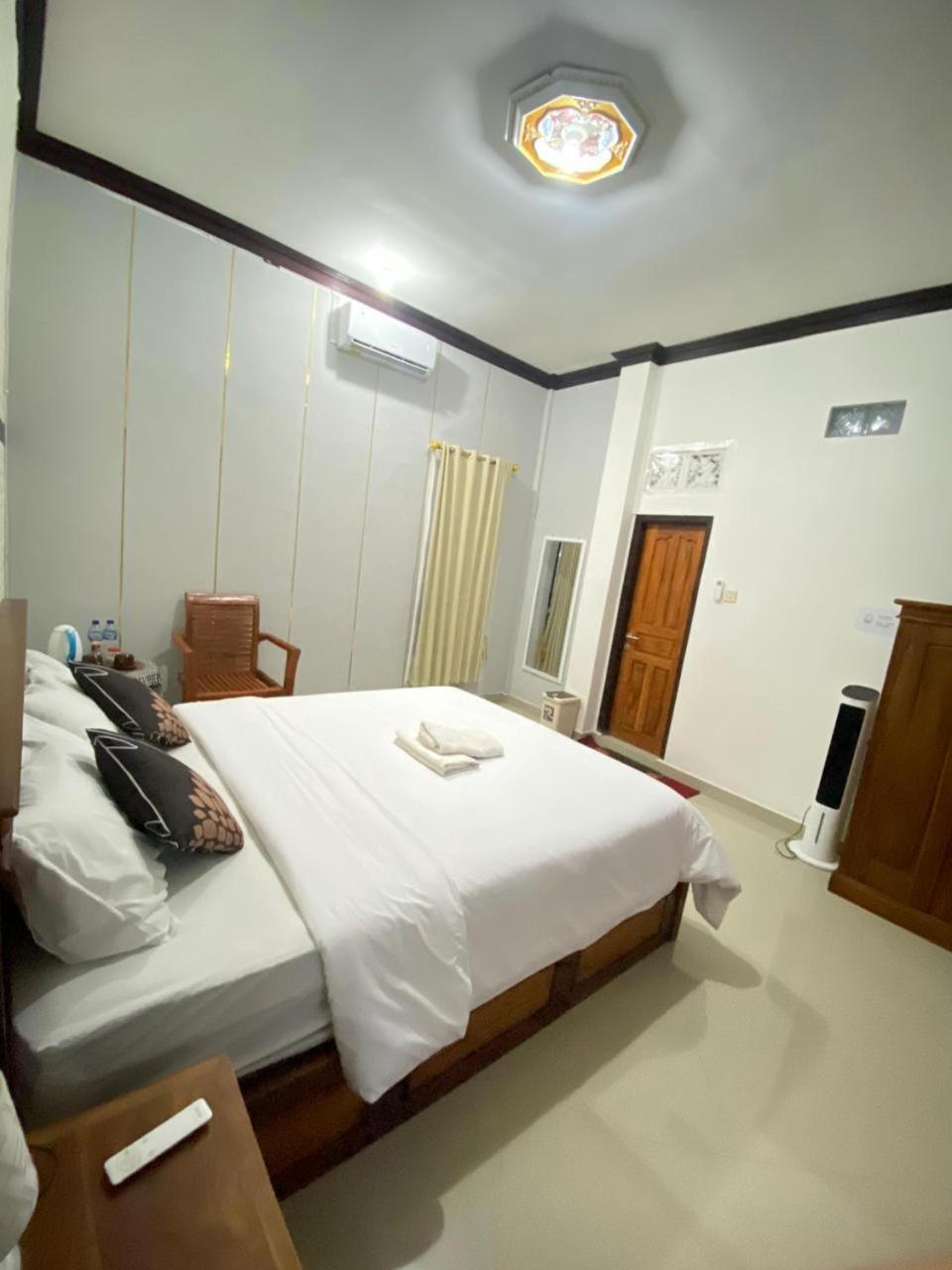 Sri Sedana Guest House Сидемен Екстериор снимка