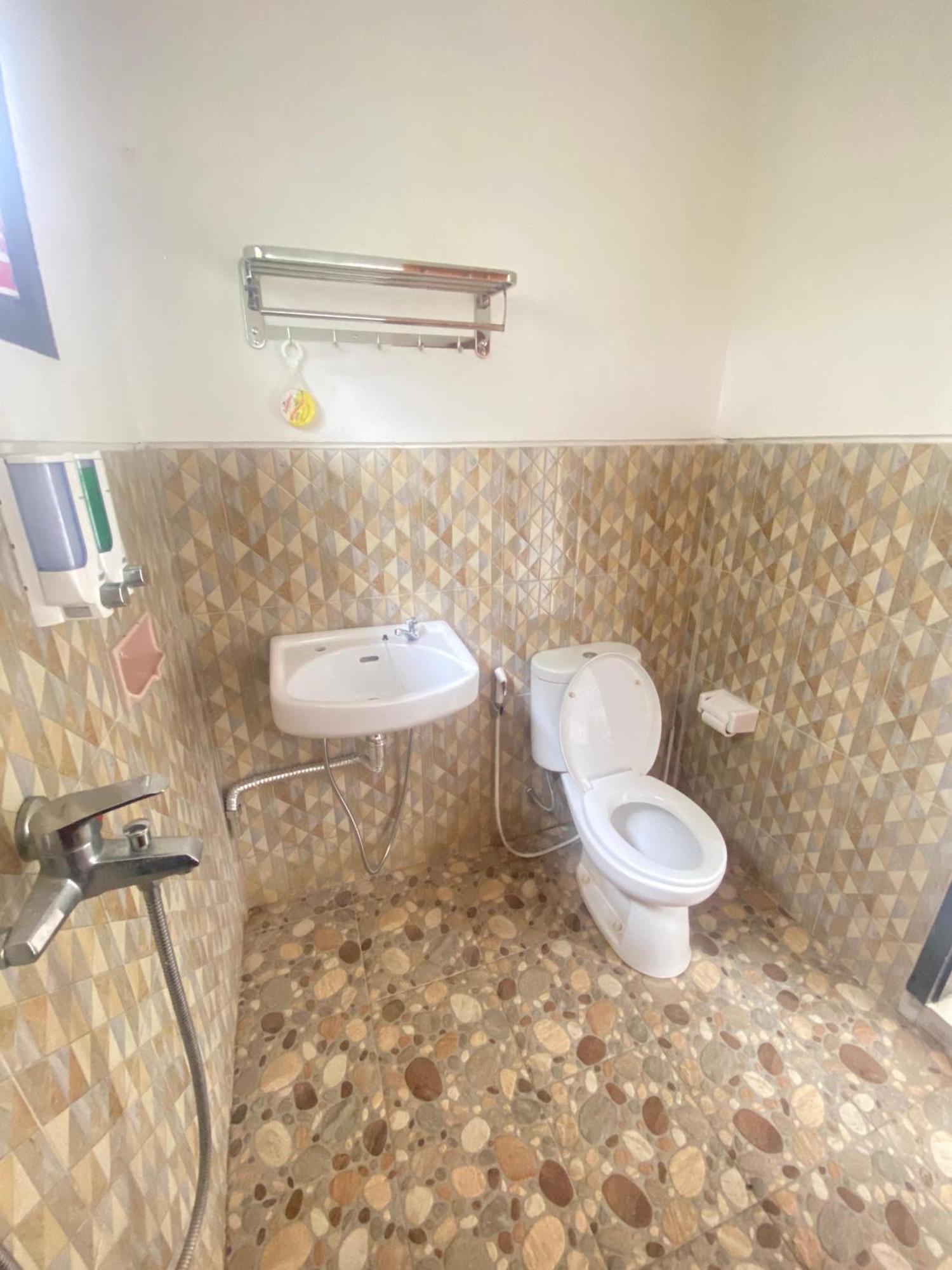 Sri Sedana Guest House Сидемен Екстериор снимка