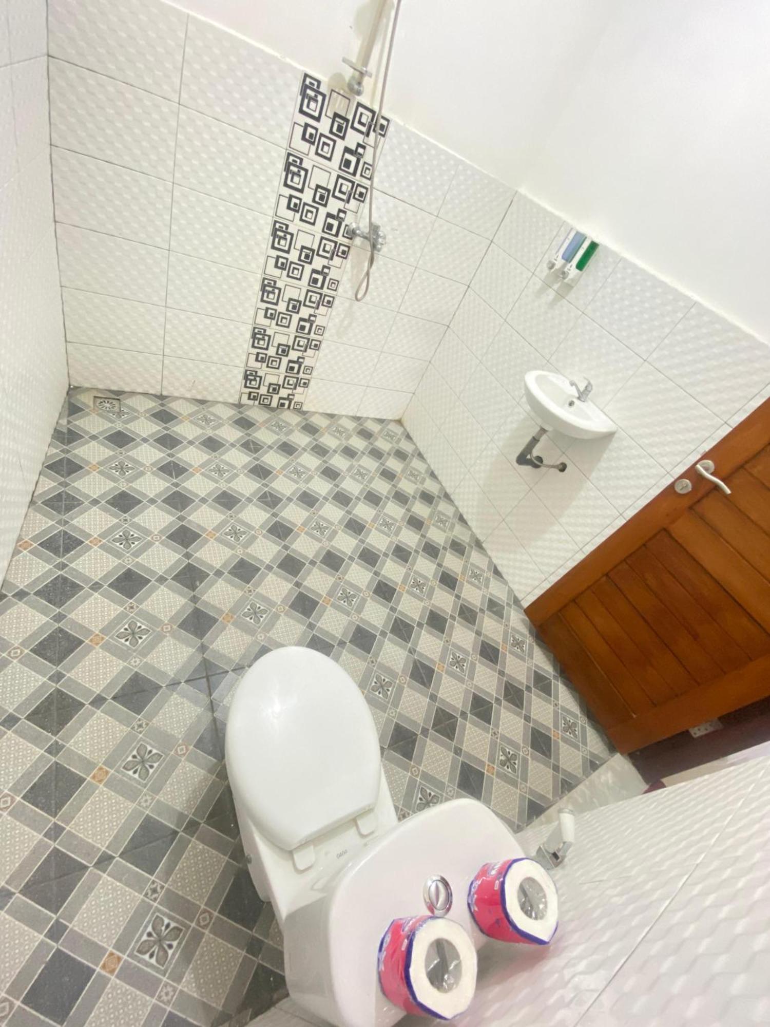 Sri Sedana Guest House Сидемен Екстериор снимка