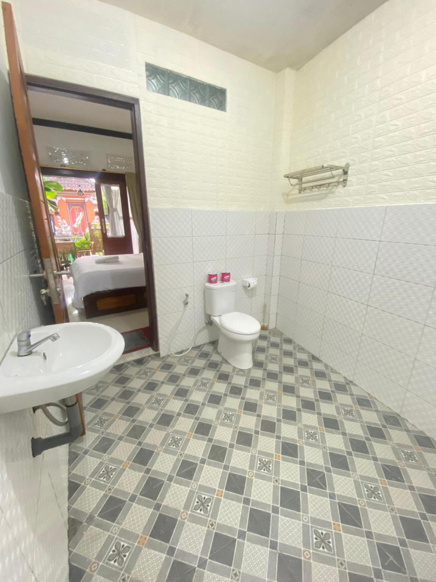 Sri Sedana Guest House Сидемен Екстериор снимка